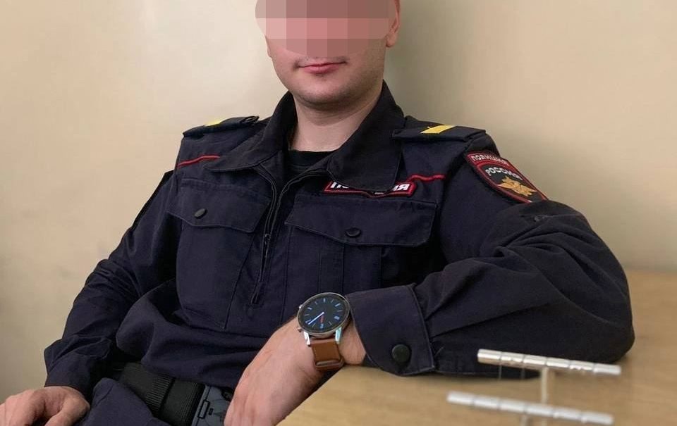 В Ростове «добрый» полицейский передал наркотики подсудимому прямо в зале суда 