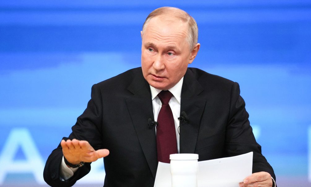 Путин призвал дать гражданство украинцам, покинувших Крым до марта 2014 года 