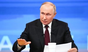 Путин призвал дать гражданство украинцам, покинувших Крым до марта 2014 года