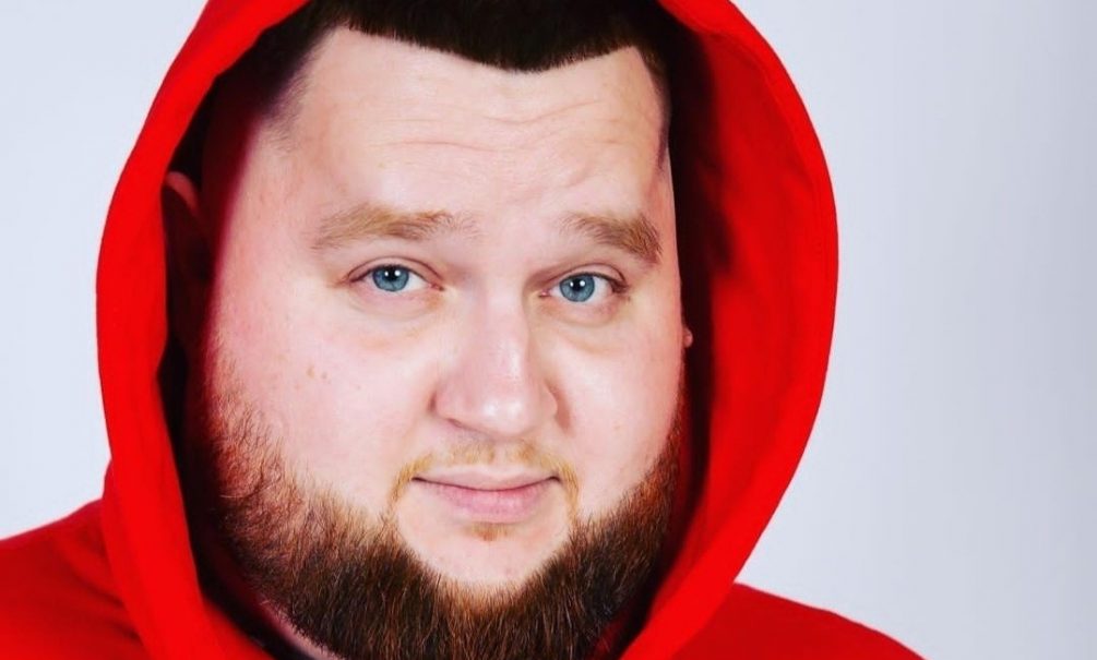 «Спасибо, что встретили его в Москве»: мать Дмитрия Красилова в слезах простилась с ним 