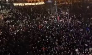Попытка Майдана в Сербии: оппозиция не признала результаты выборов и начала митинг в Белграде