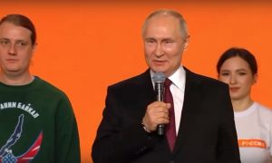 «Трудно быть лучшим из лучших, я это знаю»: Путин присвоил звание «Волонтёр года» воронежской активистке за помощь солдатам СВО