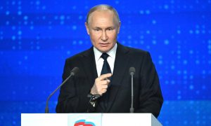 Путин сдал документы в ЦИК для регистрации как кандидат в президенты