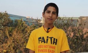 «Человечеству предстоят испытания»: мальчик-пророк из Индии дал прогноз на 2024 год