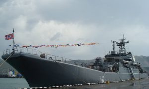 ВСУ заявляют, что уничтожили в порту Феодосии большой десантный корабль