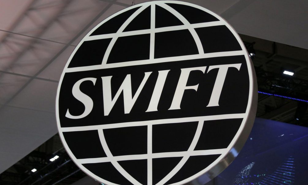 Риски высоки: всё больше стран мира не доверяют SWIFT 