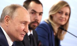 Заслуженных станет больше: Путин установил новое почетное звание