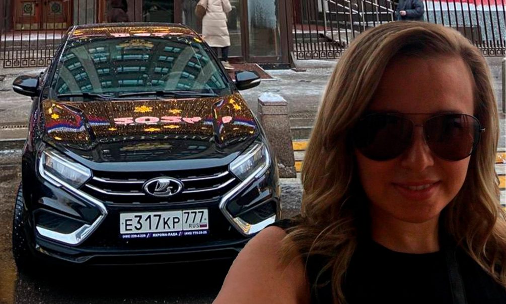 Первый российский автомобиль появился возле Госдумы. Но ездит на нем не депутат, а скромная девушка из аппарата Первый российский автомобиль появился возле Госдумы. Но ездит на нем не депутат, а скромная девушка из аппарата