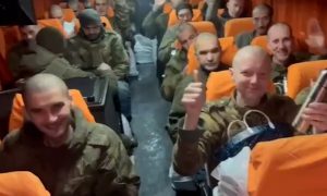 Это счастье - путь домой: из плена вернулись почти 250 российских военных