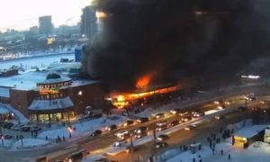 В Челябинске загорелся рынок рядом с ТРК «Европа-Азия»
