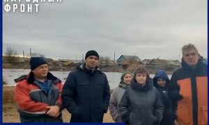 Люди достали лодки: жители Астрахани тонут в питьевой воде