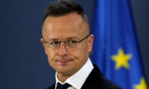 Главу МИД Венгрии пообещали убить во время визита на Украину