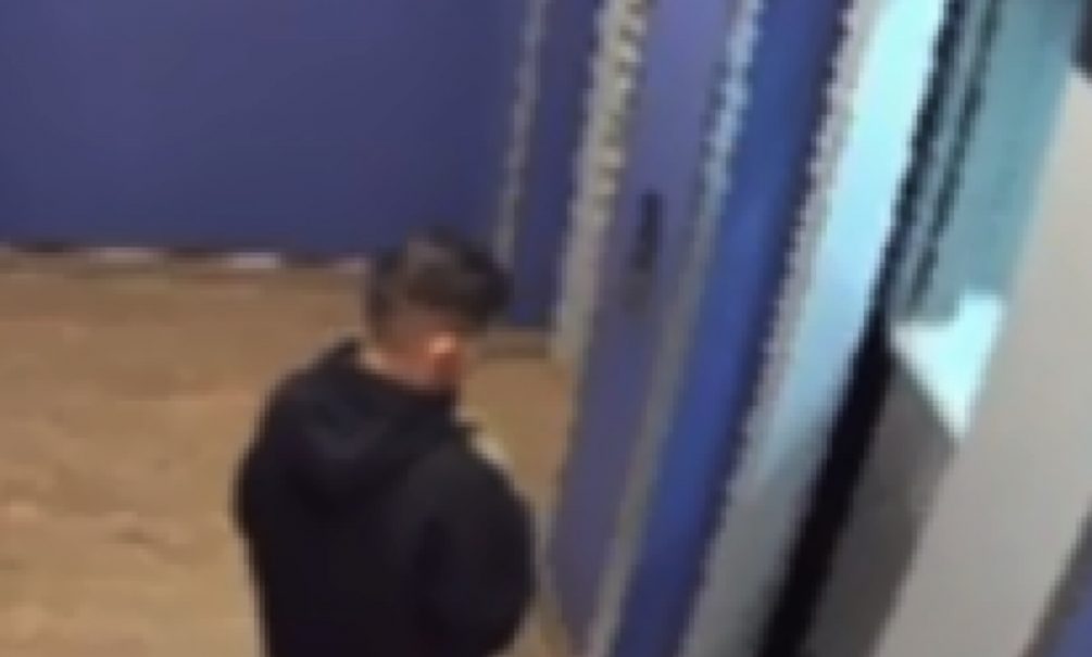 «Ребенок чудом остался жив»: в Волгограде школьника чуть не убило лифтом 