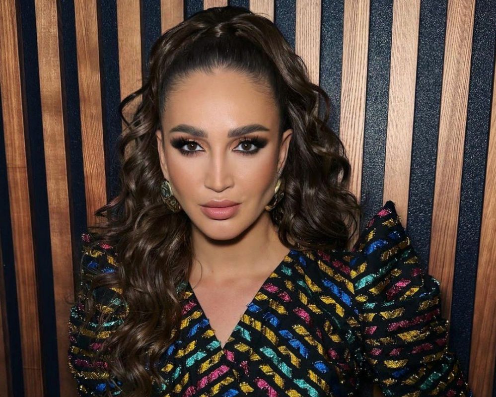 Ольге Бузовой подарили Mercedes за 40 млн рублей после жалоб матери на упавшие доходы телеведущей