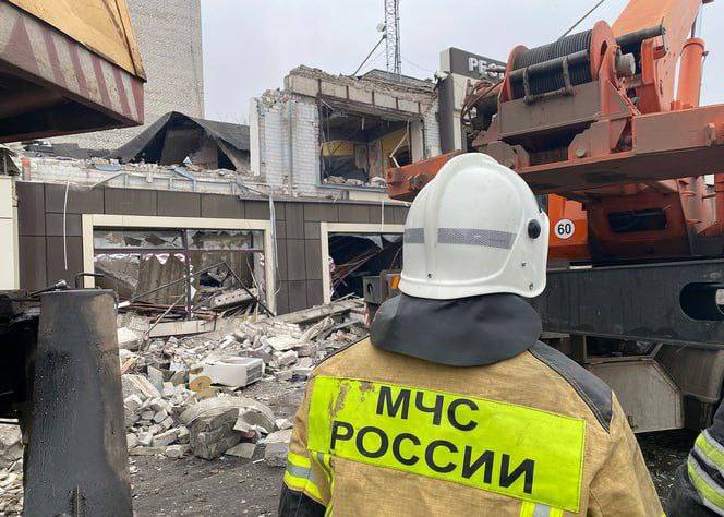 «Люди пришли за хлебом»: ВСУ убили мирных жителей Лисичанска оружием НАТО «Люди пришли за хлебом»: ВСУ убили мирных жителей Лисичанска оружием НАТО