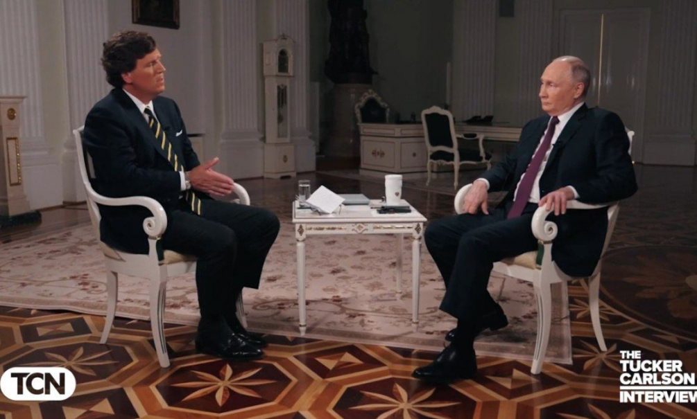 «Такер вновь обрел рупор»: мировые СМИ отреагировали на интервью Путина Карлсону 