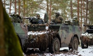 «Присутствие НАТО на Украине необходимо, чтобы заставить Путина бояться»: МИД Польши поддержал инициативу Макрона