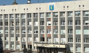 Здание администрации Белгорода атаковал БПЛА: двое раненых