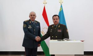 В Астане встретились министры обороны Таджикистана и Казахстана