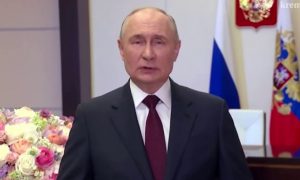 Владимир Путин поздравил женщин с 8 марта