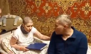 В Петрозаводске женщина-инвалид вместе с мужьями борется с чиновниками за жилье