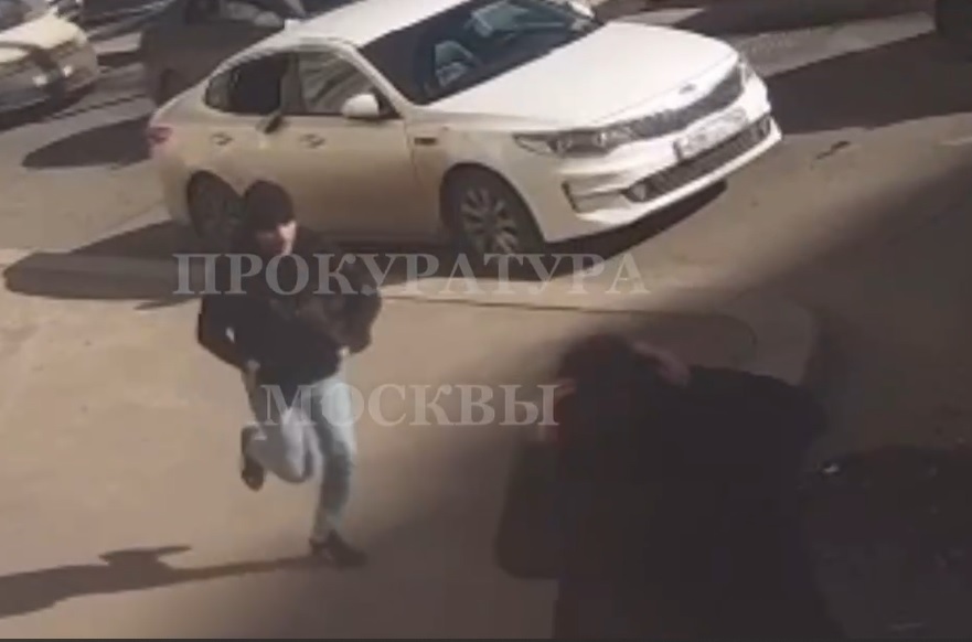 В Москве случайный прохожий не дал похитить из автомобиля 46 млн рублей 