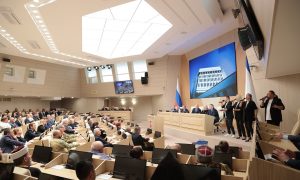 «Возникло ощущение, что мы работаем»: в парламенте Крыма забыли выключить микрофон