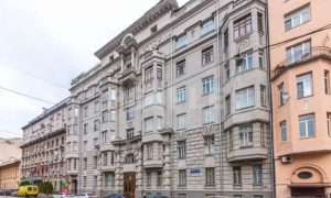 Светлана Захарова срочно продает квартиру на Арбате за 500 млн руб