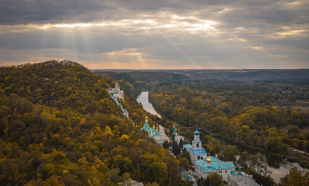 В Святогорской лавре СБУ арестовала митрополита Арсения В Святогорской лавре СБУ арестовала митрополита Арсения