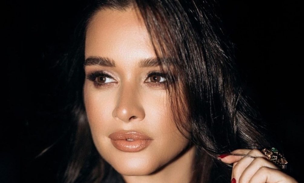 Ксению Бородину застали в машине вместе с женатым мужчиной: она раскрыла, кто это Ксению Бородину застали в машине вместе с женатым мужчиной: она раскрыла, кто это