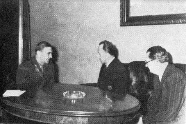 В украинских книжных магазинах заметили мемуары пособника Гитлера В украинских книжных магазинах заметили мемуары пособника Гитлера