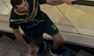 Вооружённый ножом мужчина напал на торговый центр в Австралии: погибли шесть человек
