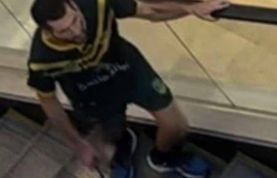 Вооружённый ножом мужчина напал на торговый центр в Австралии: погибли шесть человек 