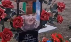 «У ребят всё разбито, всё поломано»: в Кузбассе подростки разгромили могилы участников СВО