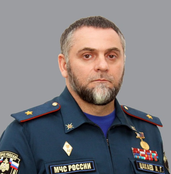 В Дагестане силовики жёстко задержали министра МЧС Чечни Цакаева 