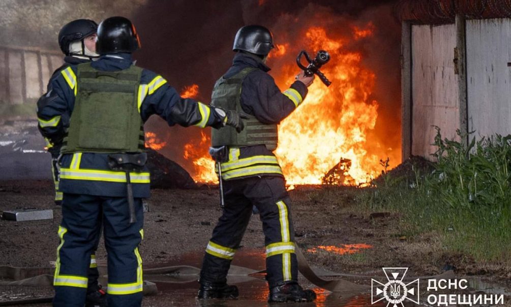 Одесса пылает вторые сутки: поражены порт, завод и склады с боеприпасами