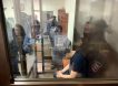 «В кандалах и клетке»: в Москве за убийство байкера семье мигрантов из Азербайджана грозит пожизненное