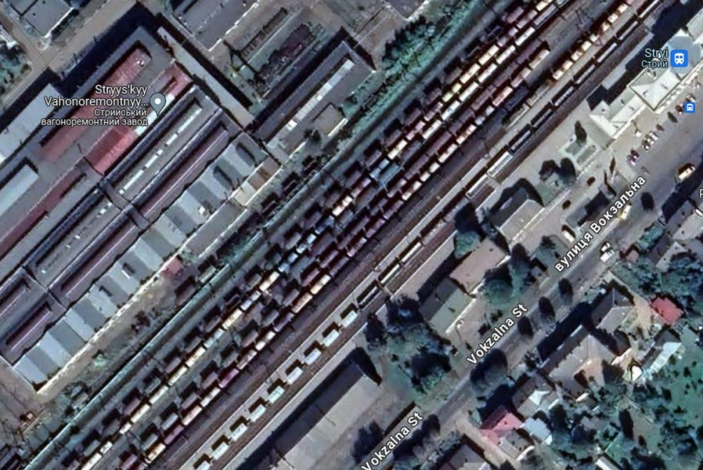 Готовили под F-16: Россия ударила в район военного аэродрома подо Львовом