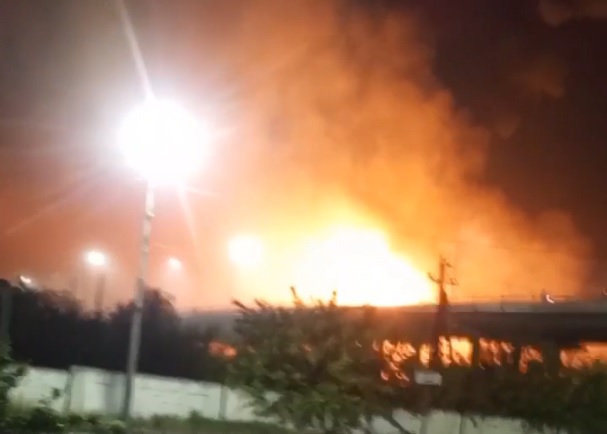 «Всё в огне, есть погибшие и раненые»: ракеты НАТО разбомбили нефтебазу в ЛНР 