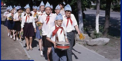 «Как повяжешь галстук, береги его»: 19 мая 1922 года в СССР была создана пионерия