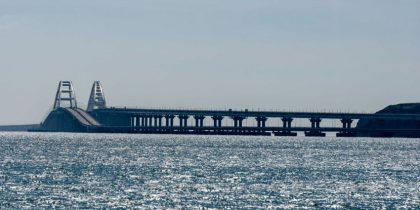 С воздуха и воды: военный эксперт предупредил о комбинированной атаке на Крымский мост
