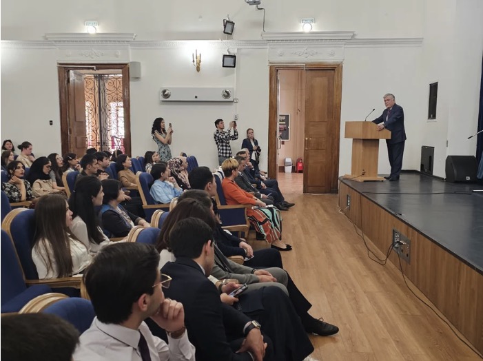 В Москве открыли Дни культуры Узбекистана в МГЛУ 