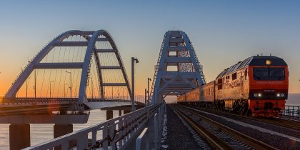 Новости СВО: ракетный удар по Крымскому мосту, прилёты возмездия и наступление России