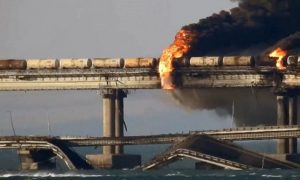 СБУ подорвало Крымский мост бомбой мощностью 10 тонн тротила