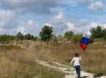 «Частенько видели, когда пролетали, наш гордый триколор»: девочка в ДНР выбегает встречать военные самолёты с российским флагом для поддержки бойцов