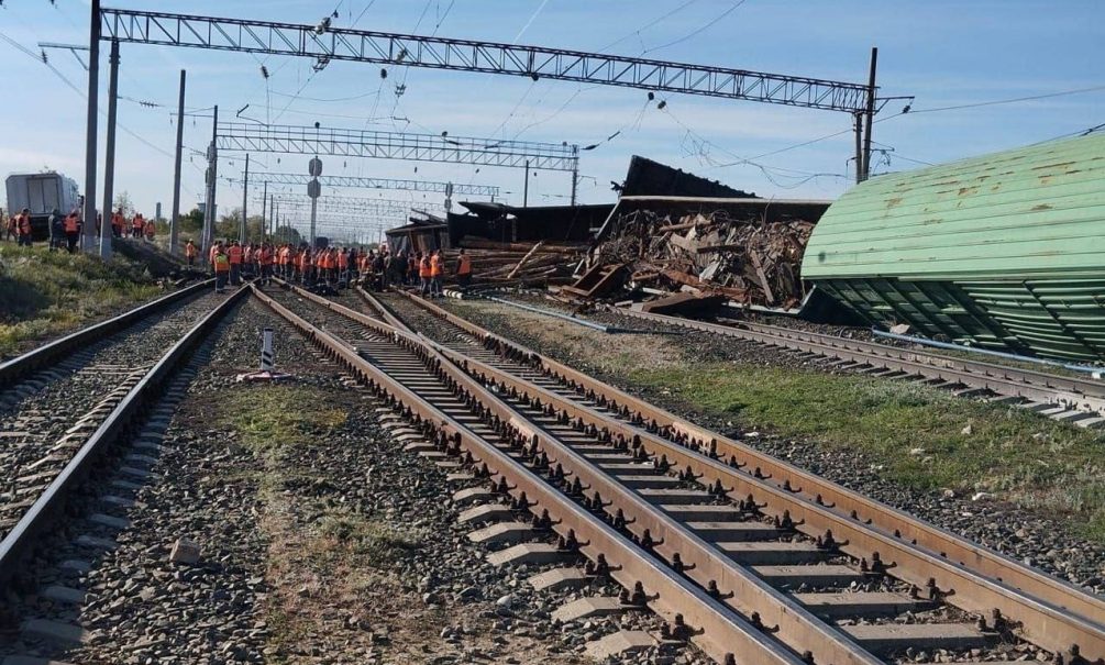 Baza: беспилотник ВСУ атаковал грузовой поезд под Волгоградом 