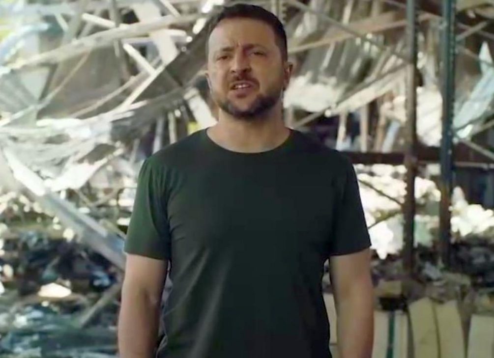 «Сегодня летают, значит ждем еще прилеты»: Украина хочет сорвать курортный сезон в России