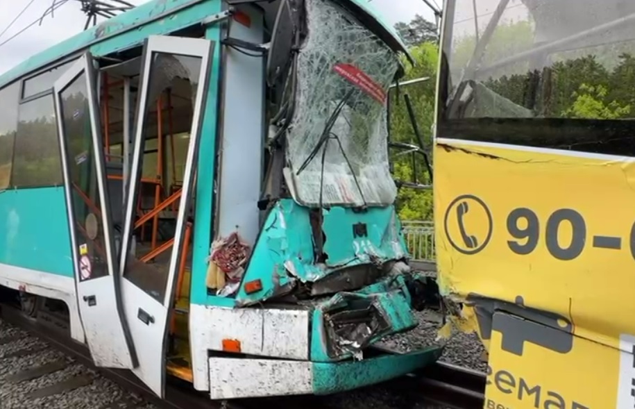 Более 50 человек пострадали в аварии с бешеным трамваем в Кемерово 