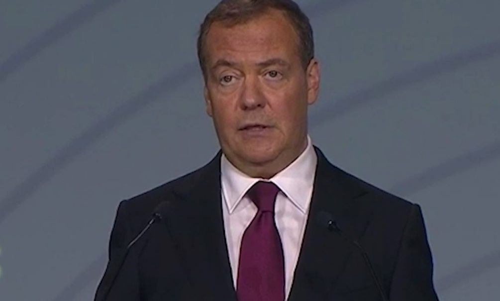 Медведев назвал условие для урегулирования конфликта на Украине 