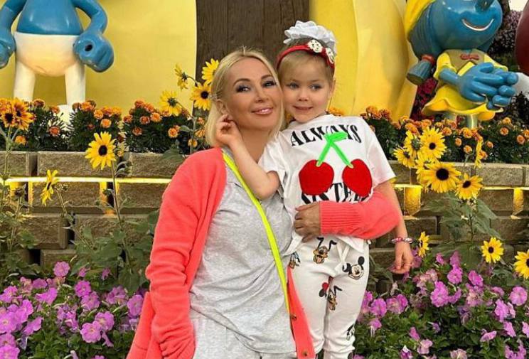 «До сих пор трясет»: Лера Кудрявцева с дочерью чудом избежали трагедии на детском празднике  